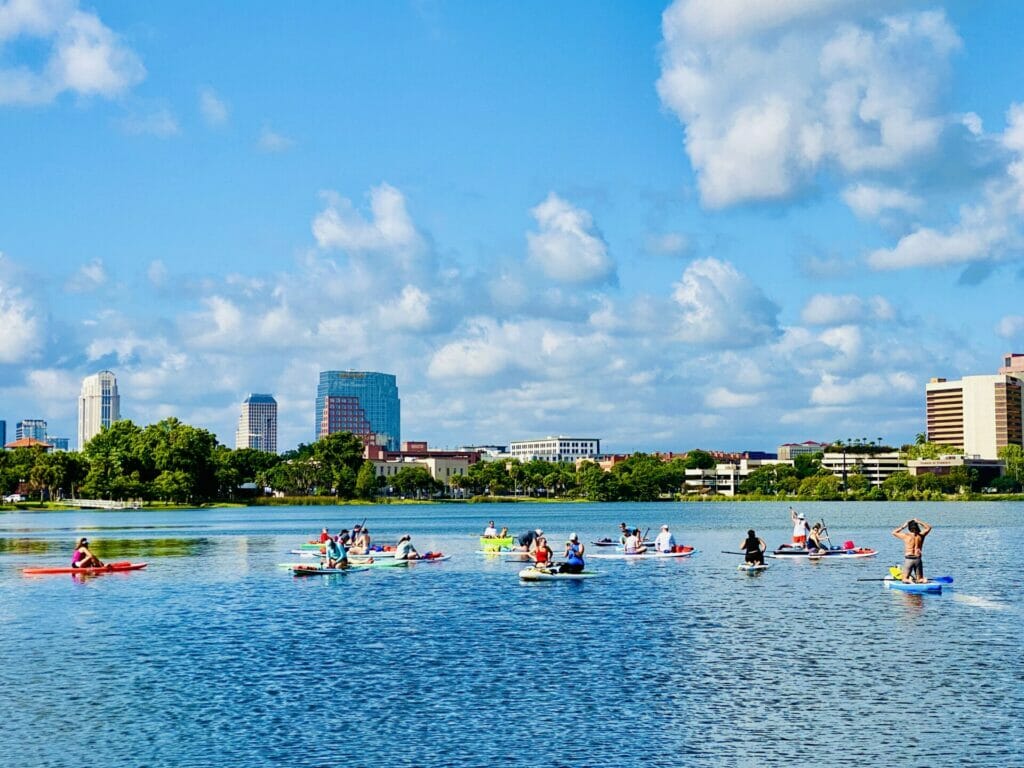 Paddleboard tour on Lake Ivnahoe in Downtown Orlando.